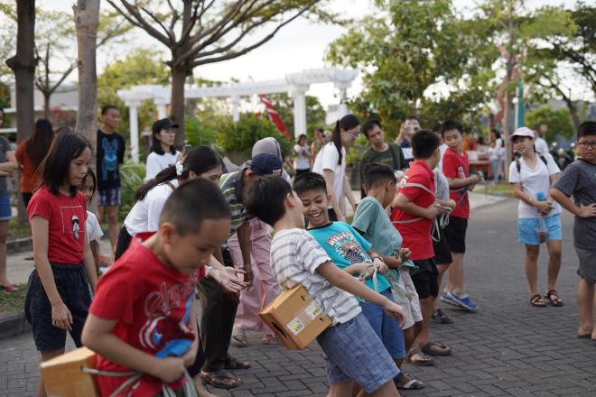 Merdeka Games - Lomba Goyang Kardus (Perorangan)